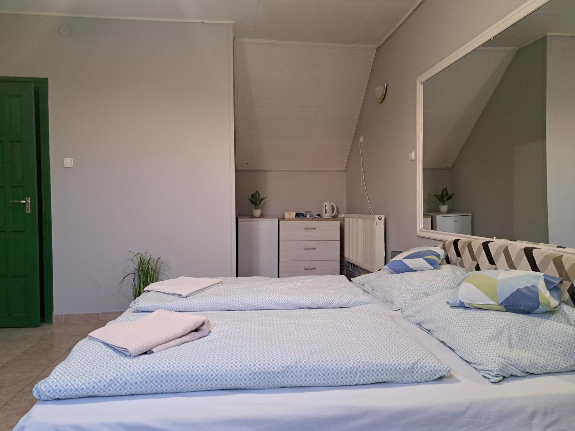 Kisdiofa Panzio Es Vendeglo Bed & Breakfast Vajdácska Eksteriør bilde