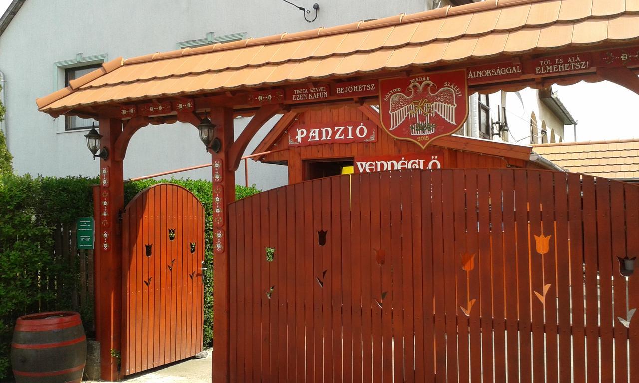 Kisdiofa Panzio Es Vendeglo Bed & Breakfast Vajdácska Eksteriør bilde